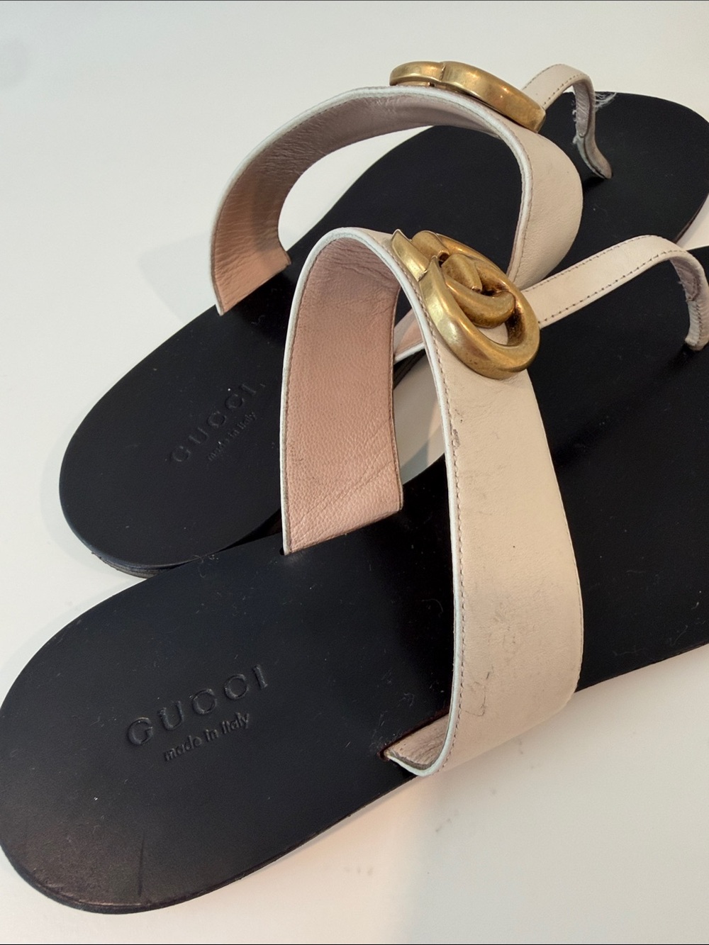 Gucci Cream Leather GG Logo T-Strap Sandals - Women - Picture 2 of 6